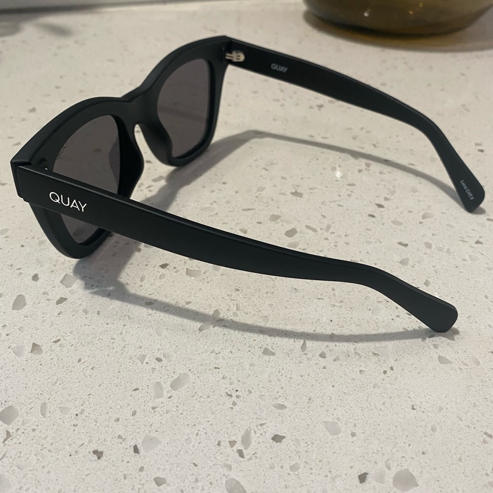 NWOT Quay After Hours Sunnies - Picture 3 of 4